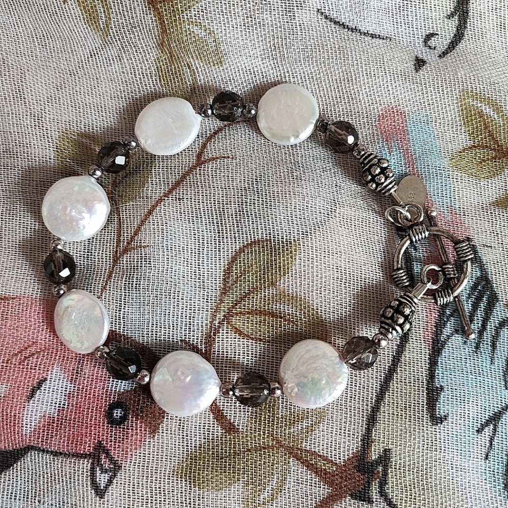 Donna Dressler Iridescent Coin Pearls Sterling Silver Bracelet Toggle Clasp EUC